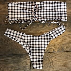 Checkered strapless bathing suit